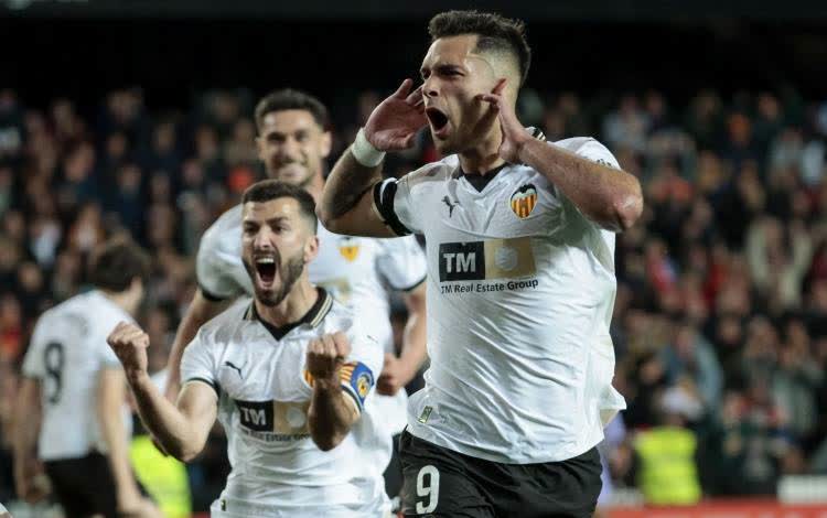 黑白直播网-包含皇家社会主场逆转瓦伦西亚，实现四连胜的词条