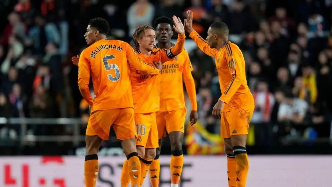 包含皇家社会主场逆转瓦伦西亚,实现四连胜的词条 包含皇家社会主场逆转瓦伦西亚,实现四连胜的词条