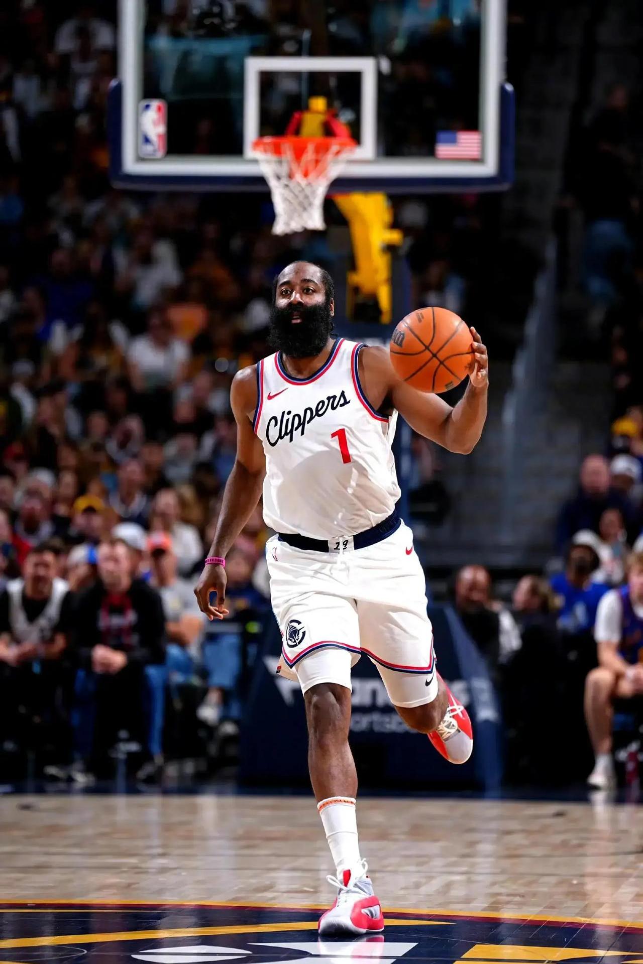 快船再次击败凯尔特人,豪取胜利 快船再次击败凯尔特人,豪取胜利