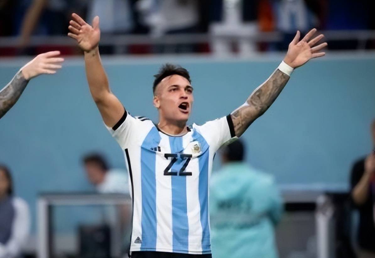 黑白直播免费体育直播-阿根廷队员在国际比赛中大放异彩