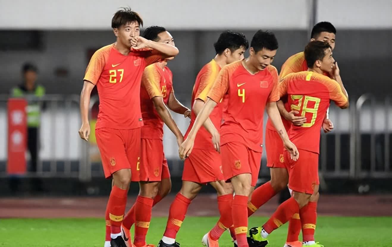 黑白直播在线观看-足球明星因伤缺席国家队比赛