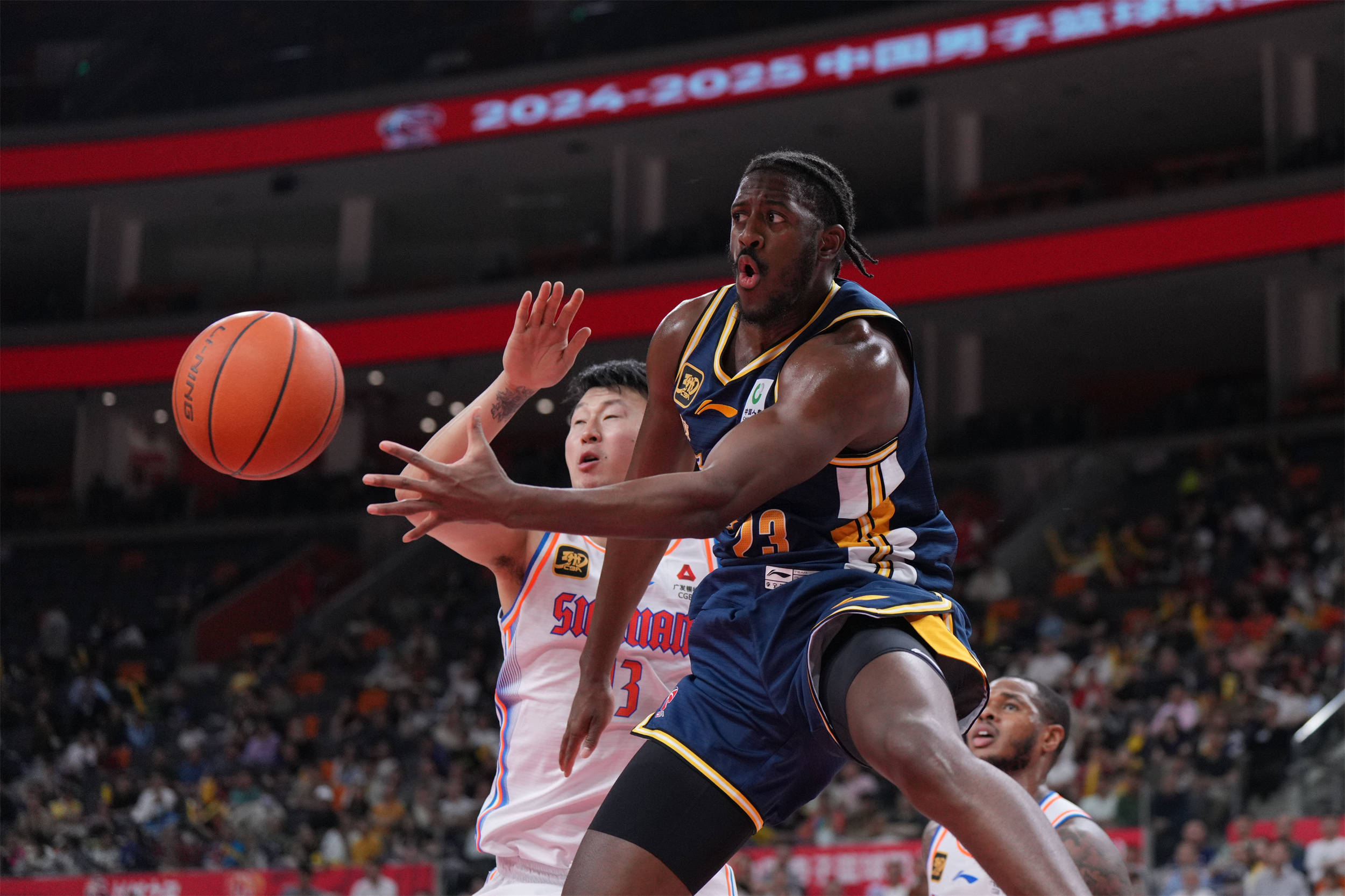 黑白直播在线观看-广东队主场迎战，实力碾压对手