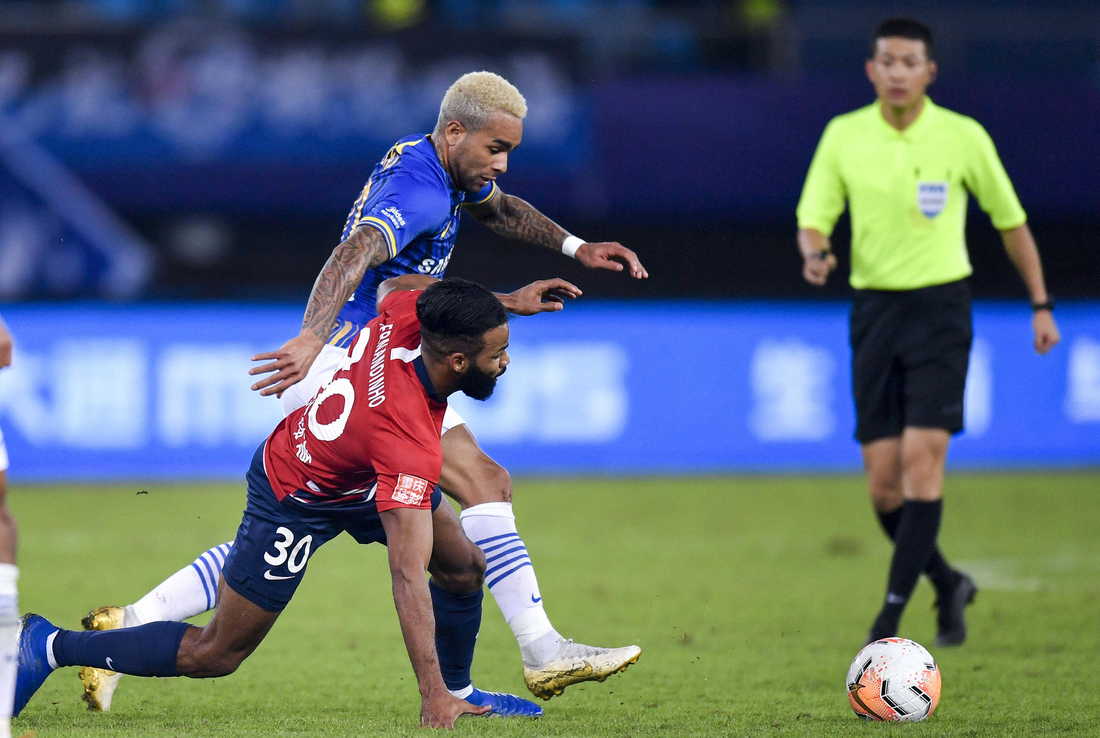 包含江苏苏宁主场战平重庆斯威，互交白卷的词条