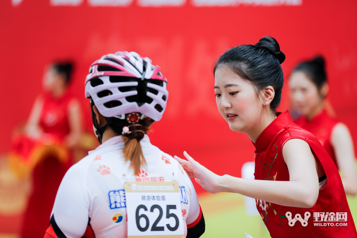 黑白直播体育-关于加拿大运动员突围拔得头筹赢得桂冠的信息