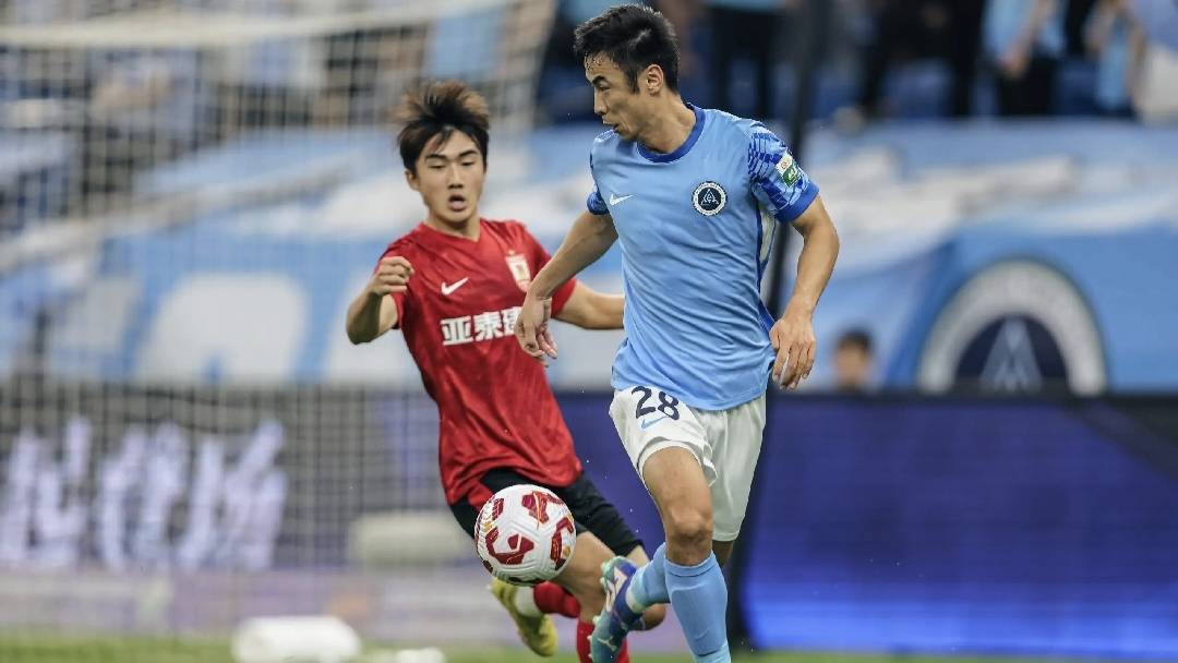 黑白直播网-瓦朗西亚胜斯特拉斯堡，逃离降级区的简单介绍