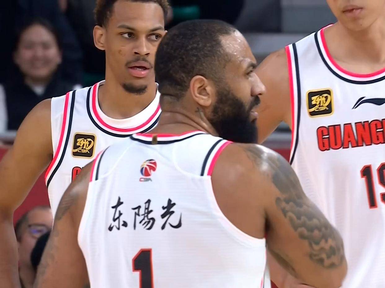 包含双塔组合再度出击,球队士气高涨的词条 包含双塔组合再度出击,球队士气高涨的词条