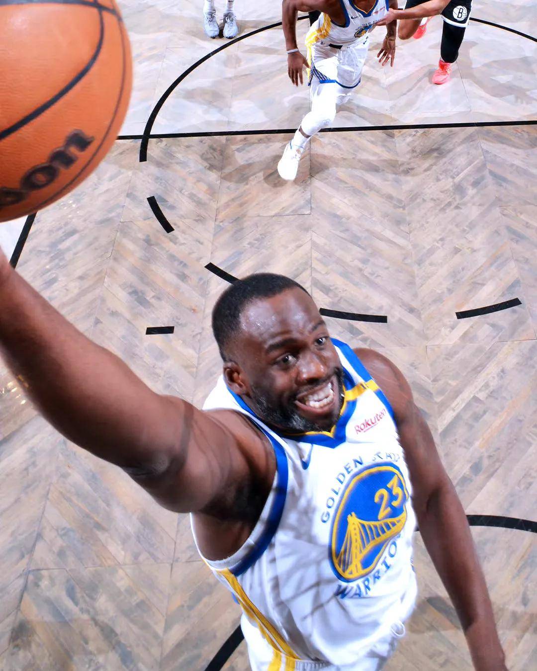 黑白直播nba-勇士主控大放异彩，战胜篮网取得胜利的简单介绍