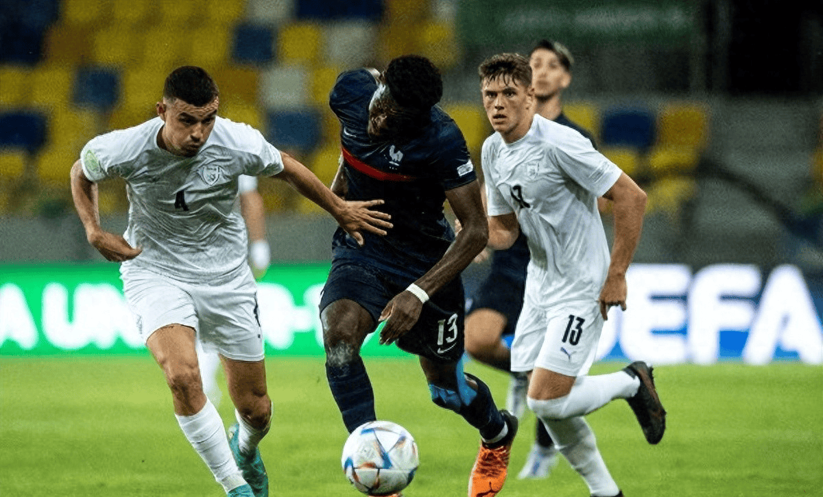 黑白直播-帕尔马队员集训备战下场磨难的简单介绍