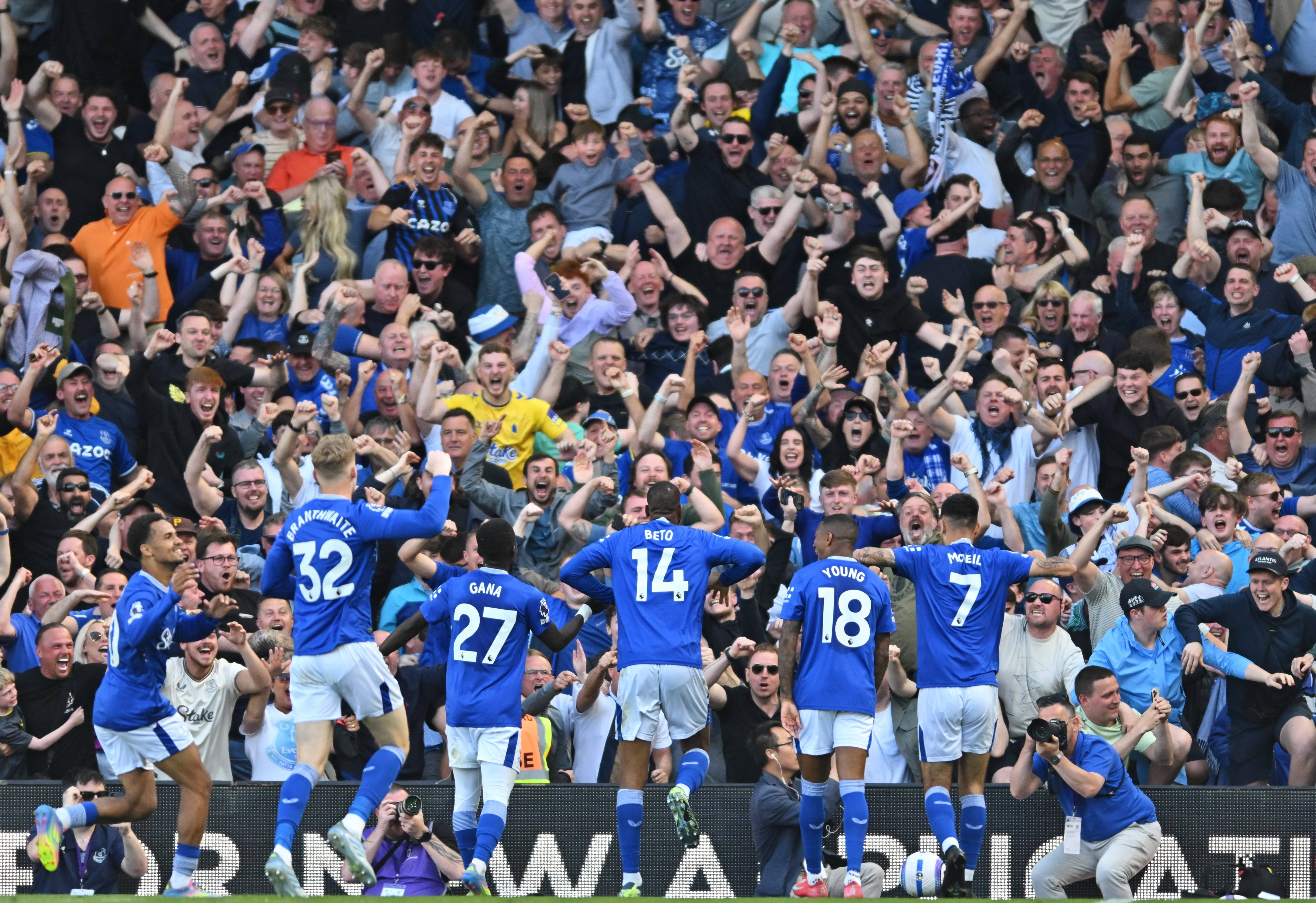 黑白直播在线观看-南安普顿客场险胜埃弗顿，领跑保级形势的简单介绍