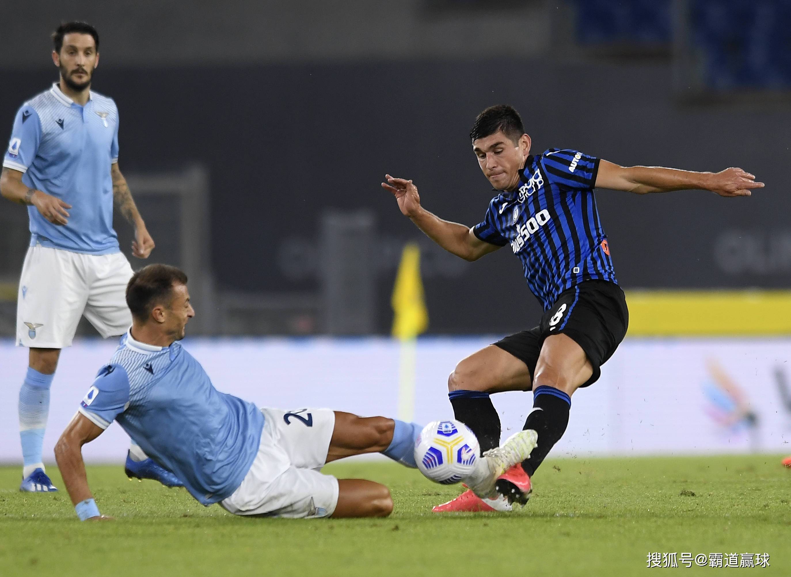 包含亚特兰大主场击败对手，积分攀升的词条