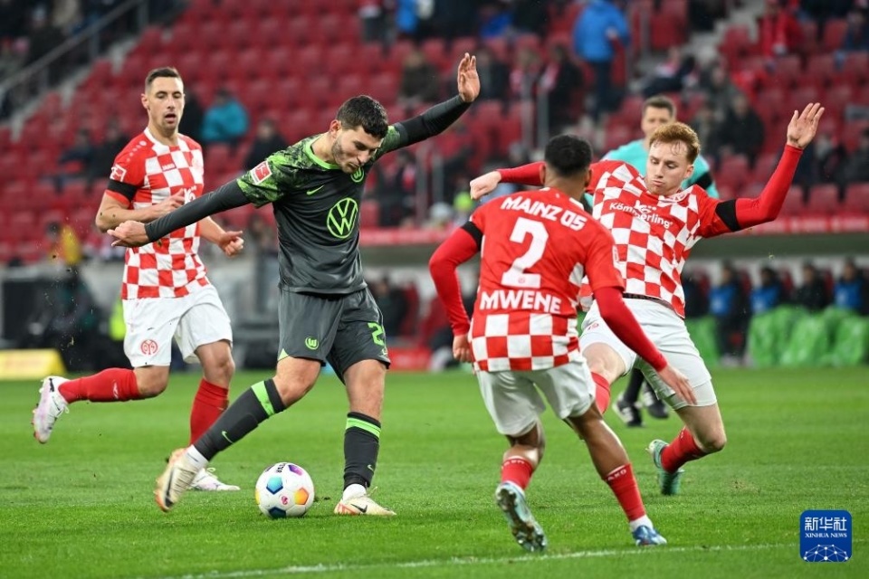 关于沃尔夫斯堡俱乐部在德国足球比赛中大获全胜的信息 关于沃尔夫斯堡俱乐部在德国足球比赛中大获全胜的信息