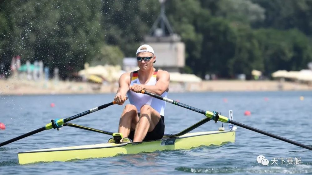 黑白直播在线观看-关于爱尔兰赛艇选手拼尽全力，为国争光的信息