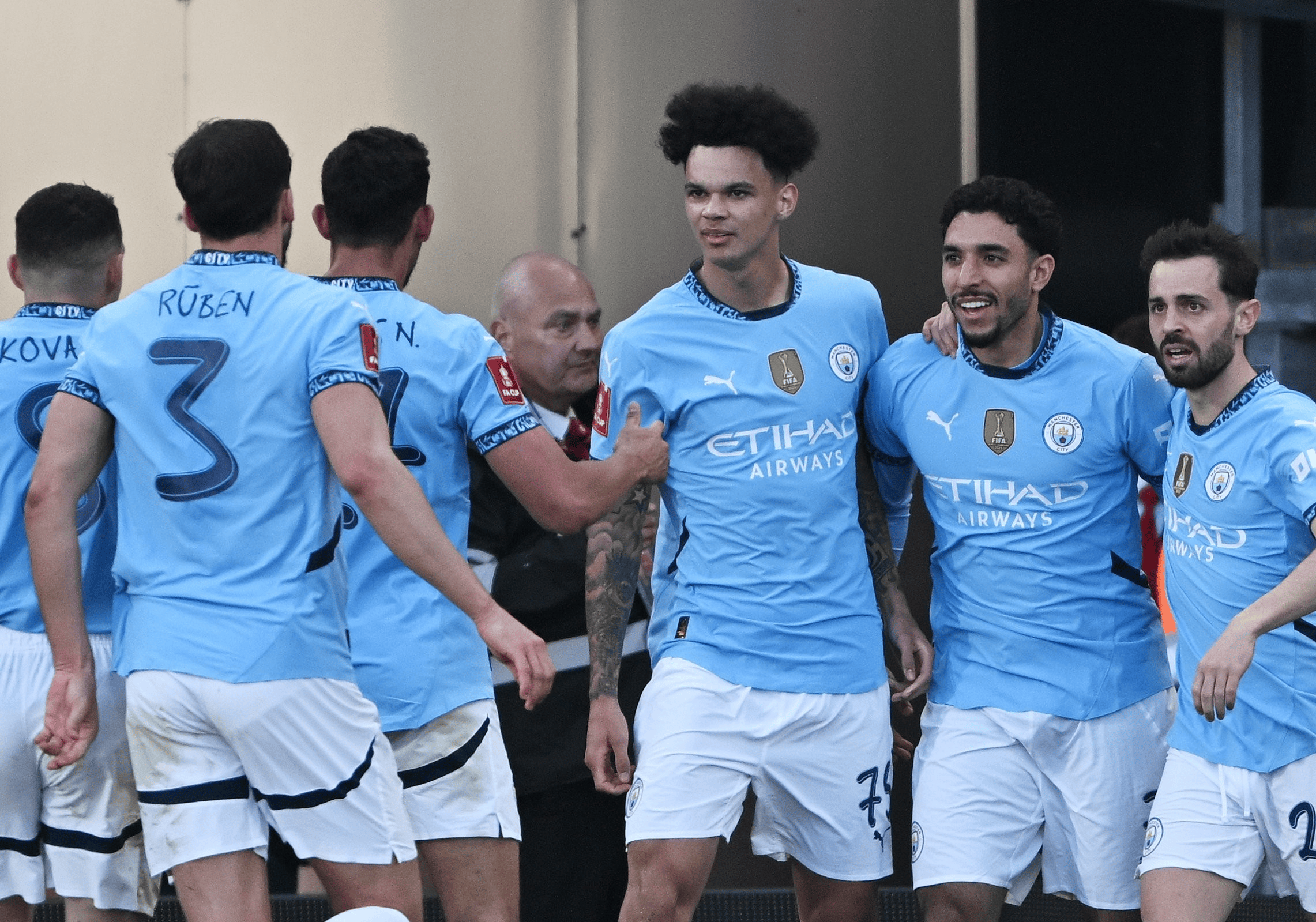 欧冠｜曼城晋级，比分揭晓