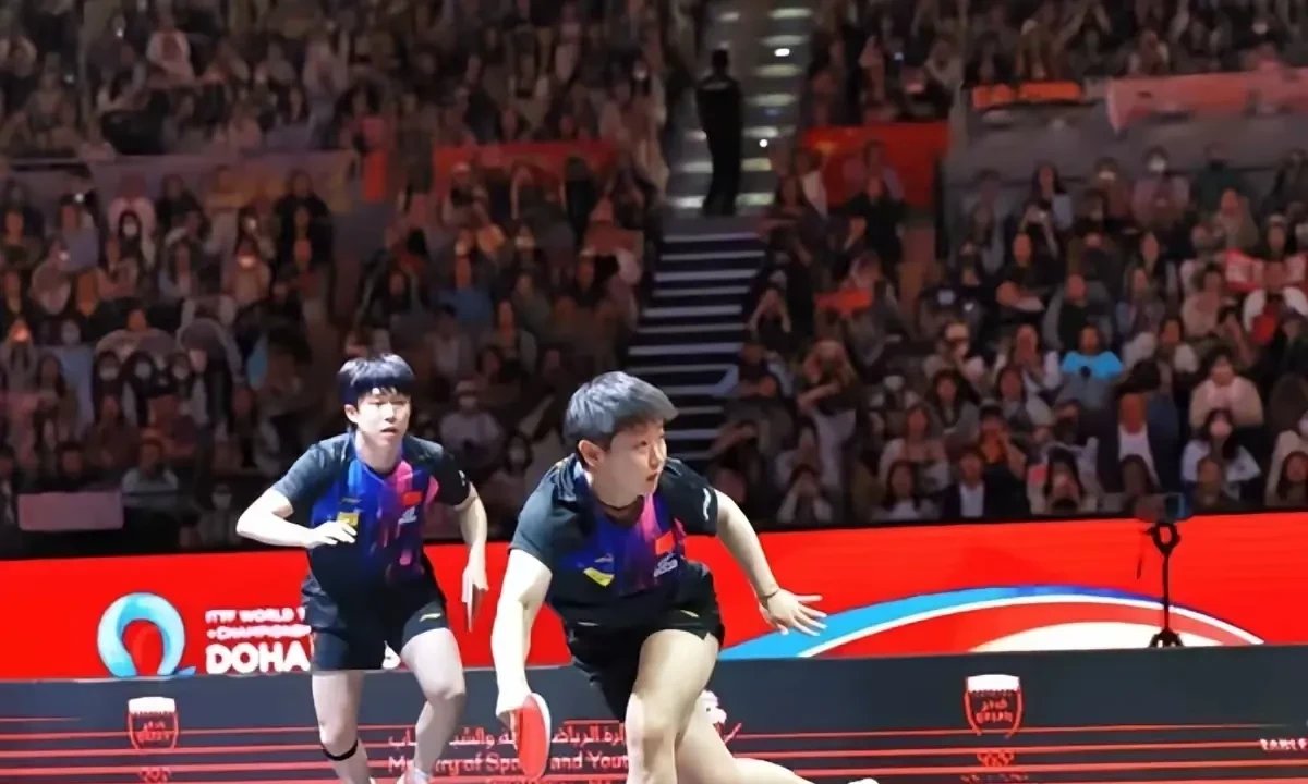 混双羽毛球赛场惊险比赛中国选手凭借默契配合斩获金牌的简单介绍