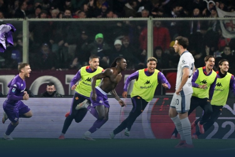 黑白直播网-佛罗伦萨客场不敌那不勒斯，遭遇三连败