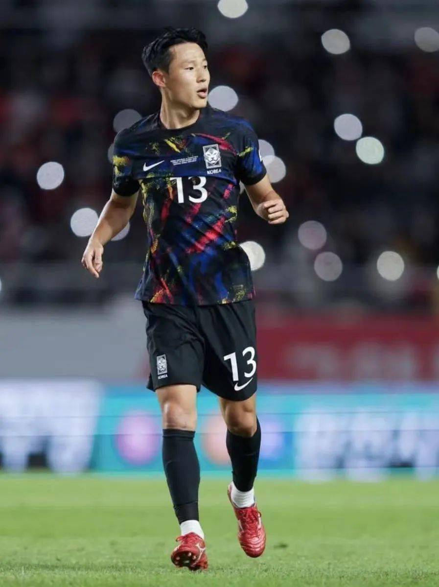 黑白直播nba-阿萨：在国际比赛中大放异彩