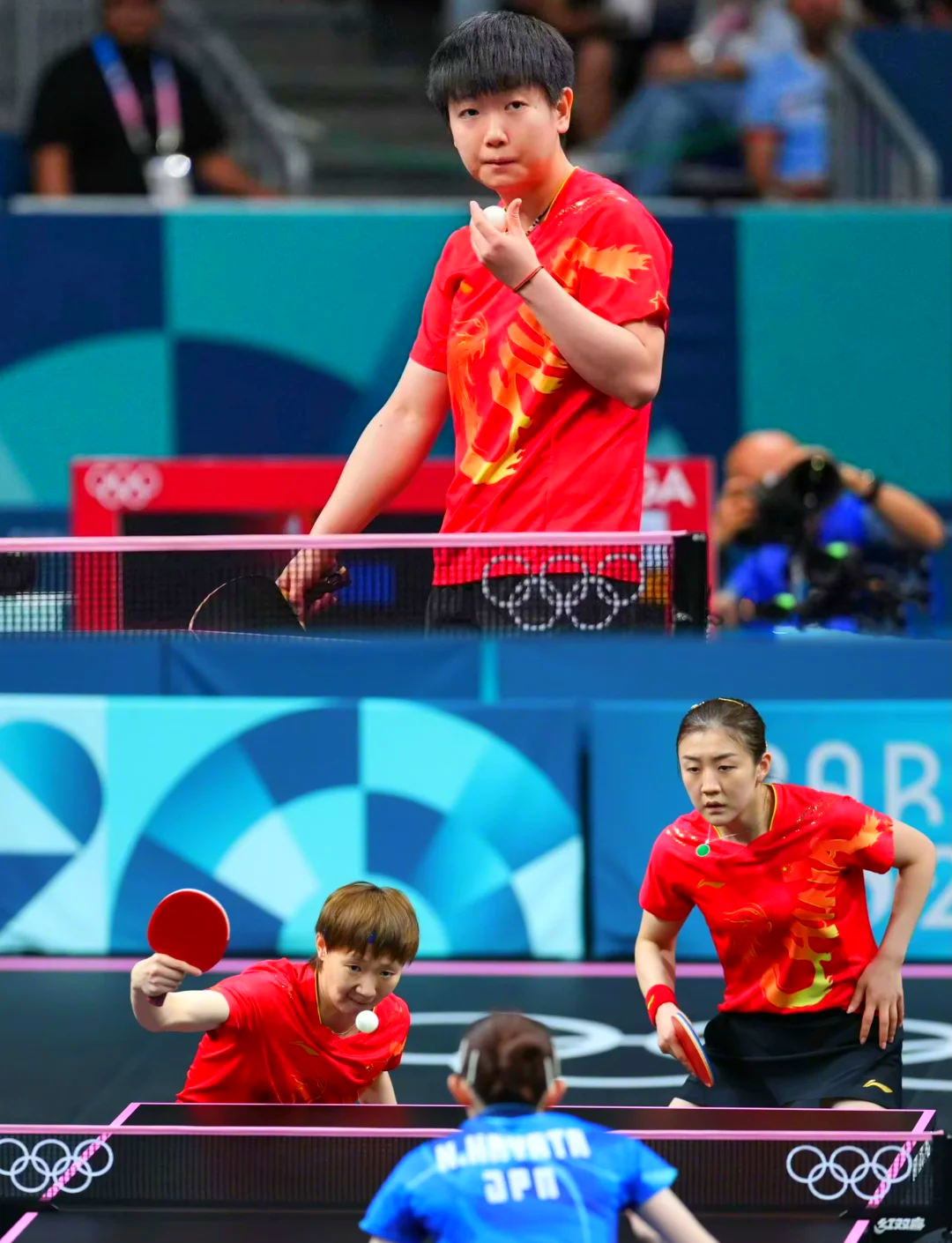 包含乒乓球女团激战，双方胜负难分的词条