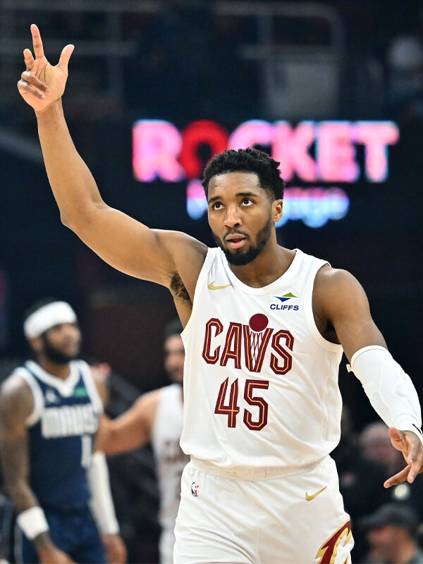 独行侠战胜骑士，取得胜利