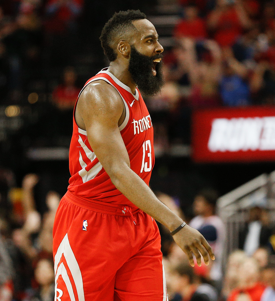 快船迎战老鹰,双方实力相当 快船迎战老鹰,双方实力相当