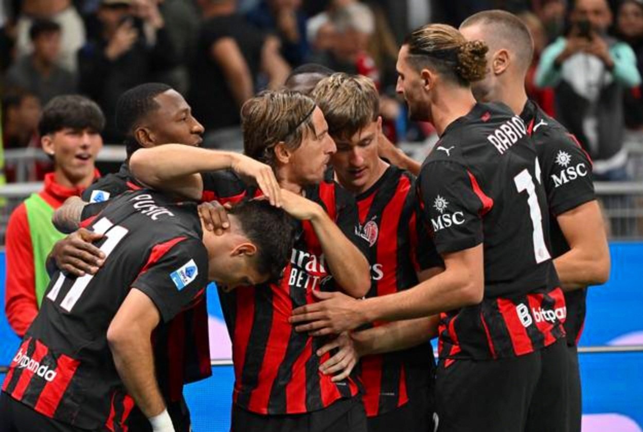 黑白直播在线观看nba-那不勒斯绝地反击曼联，莫德里奇送出助攻的简单介绍