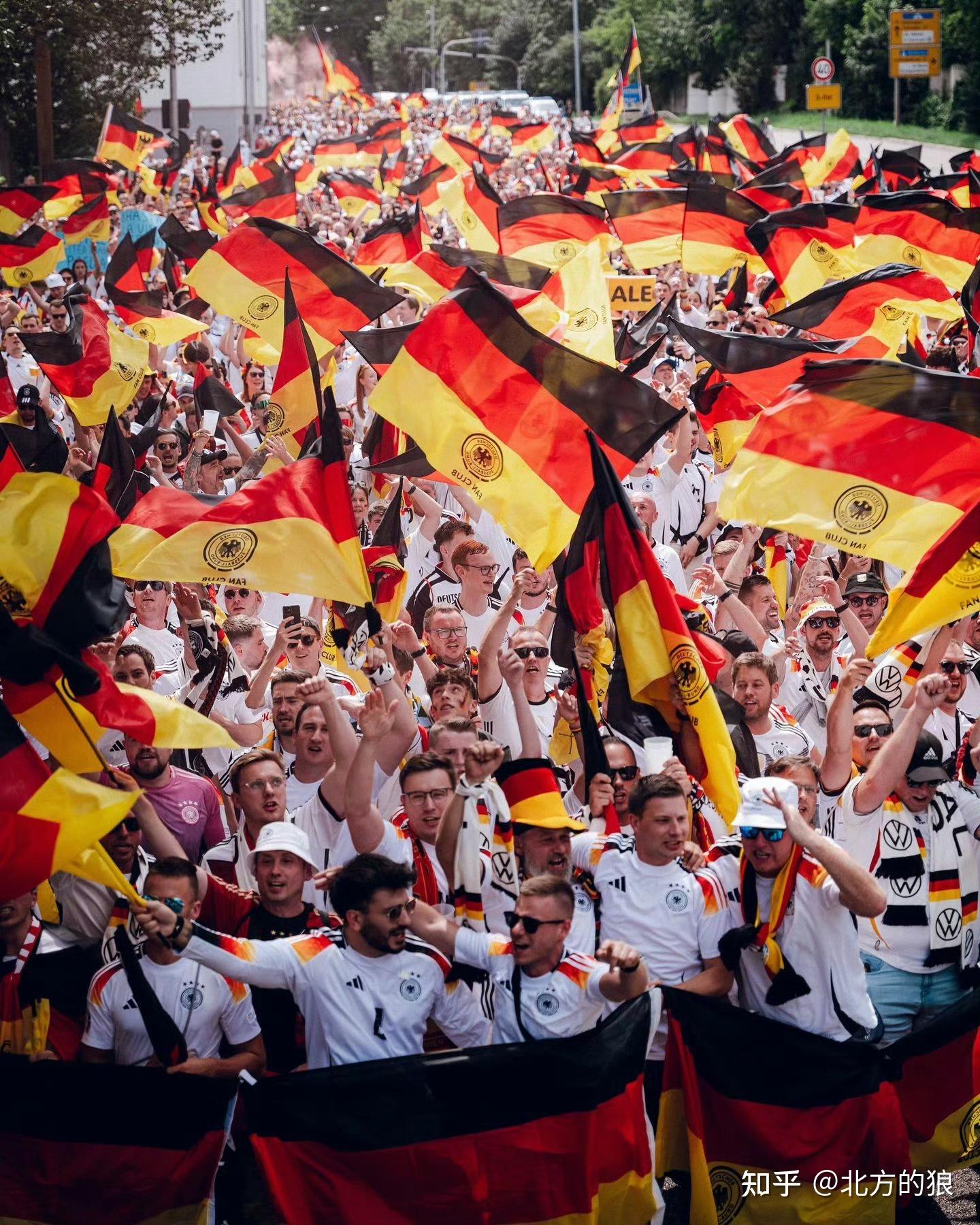 黑白直播-欧洲杯赛事精彩瞬间盘点,年度回顾震撼登场的简单介绍