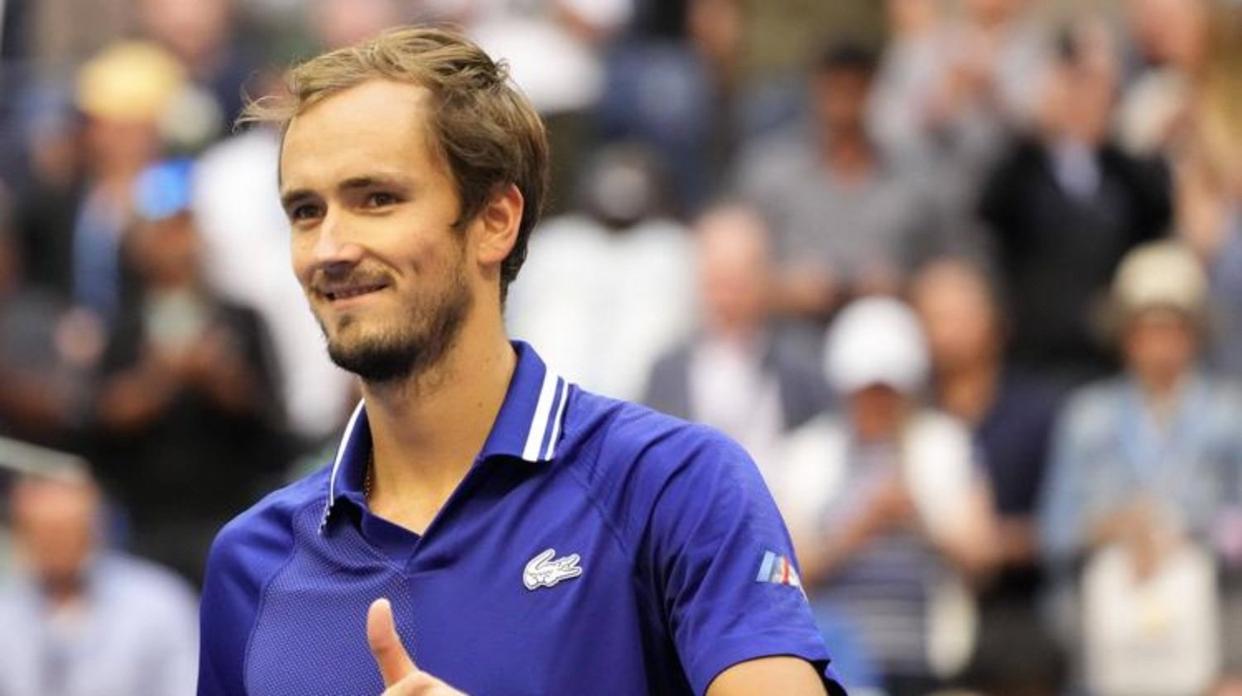 黑白直播在线观看nba-法网险胜年终总决赛，梅德韦杰夫点燃赛场