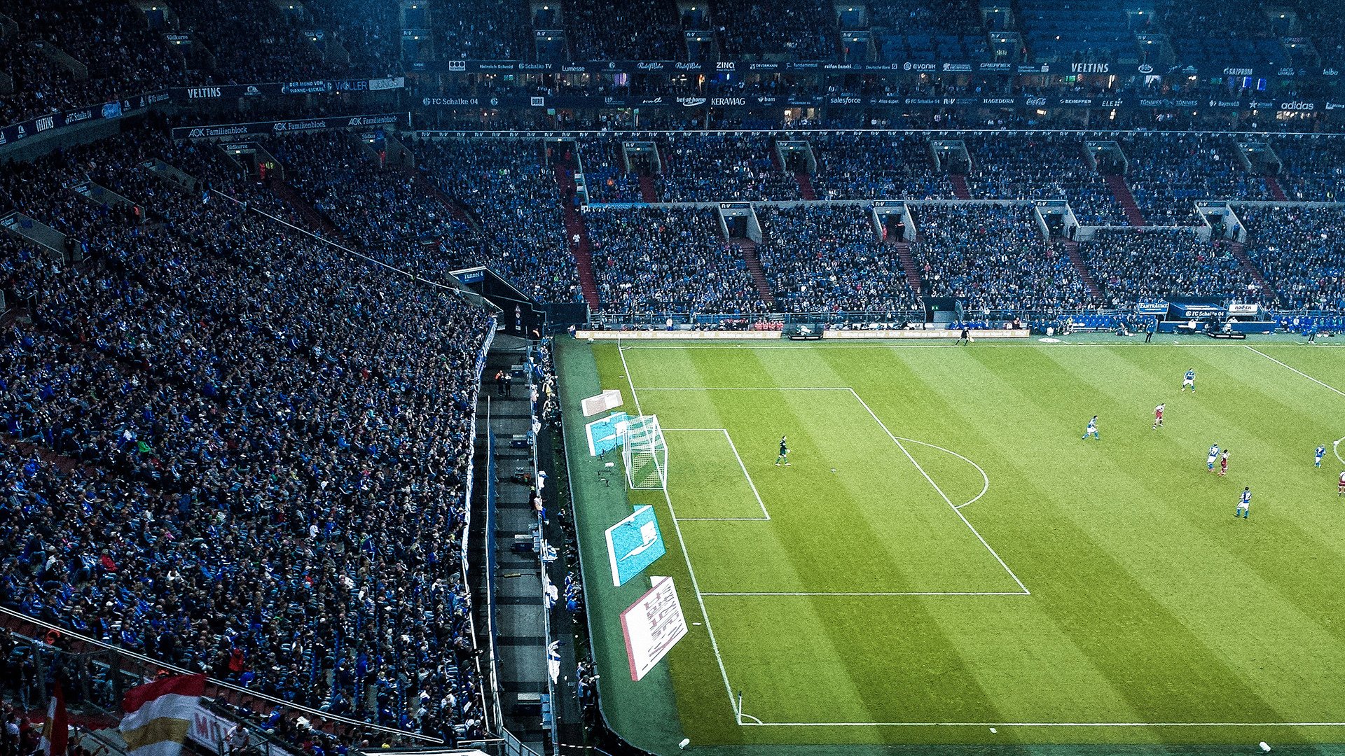 富安健洋一柱擎天,英格兰钢铁防线催生史诗翻盘